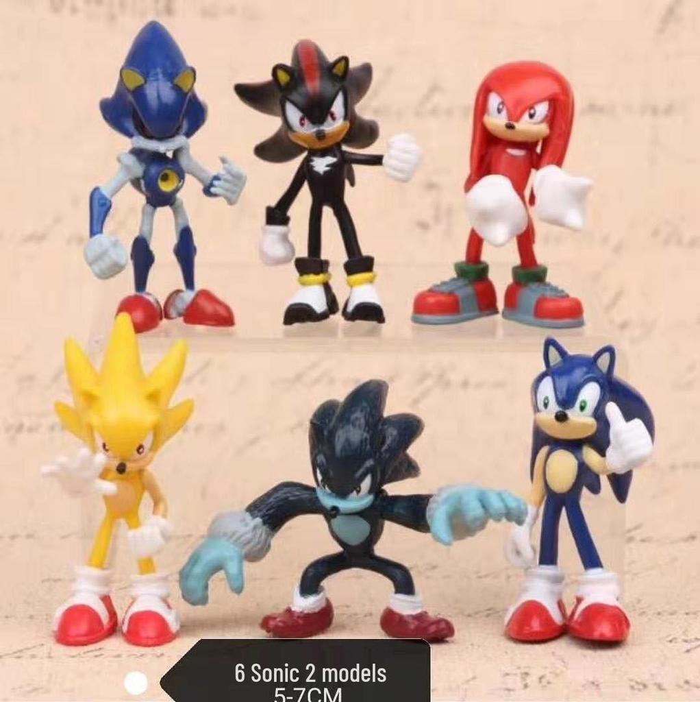 Sonic the Hedgehog Action Figure: Cake Decoration & Claw Machine Toy
