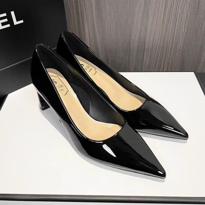 

Осень Новые Туфли на Грубом Каблуке Женская Мода Острый Носок Мелкий Вырез Нескользящие и Износостойкие Слипоны Высокие Каблуки 39 чёрный