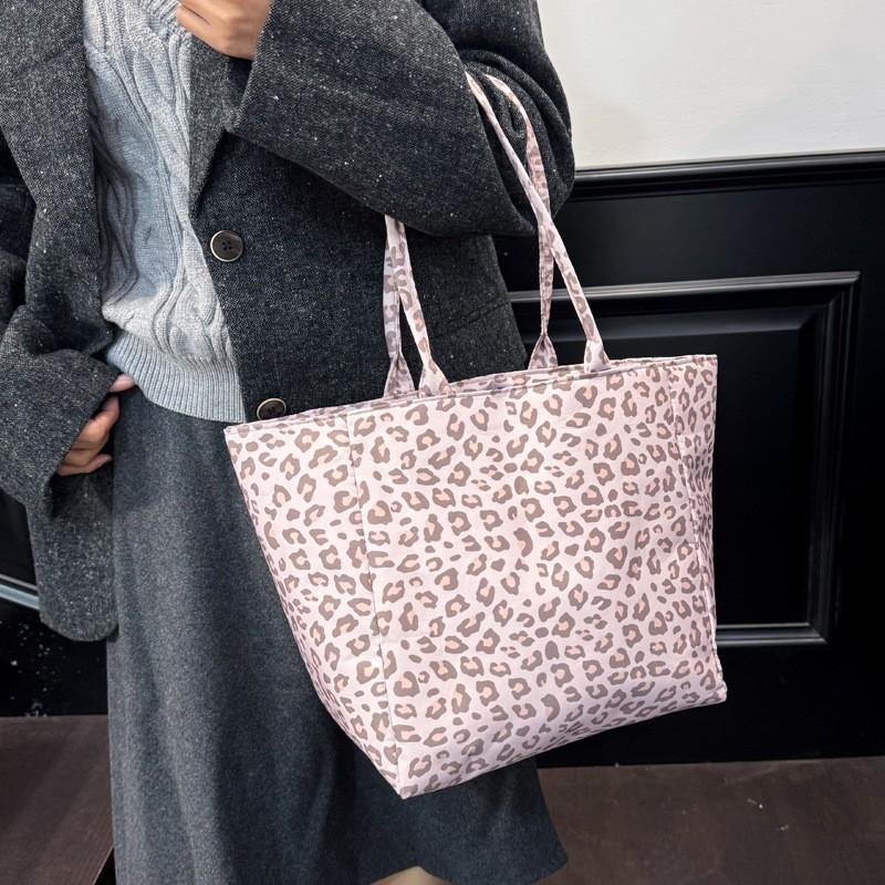 

Stylish Vintage Leopard-print Tote Bag Large-capacity Pink Shoulder Bag Women s Casual Commuter Handbag Lightweight Shopping Bag