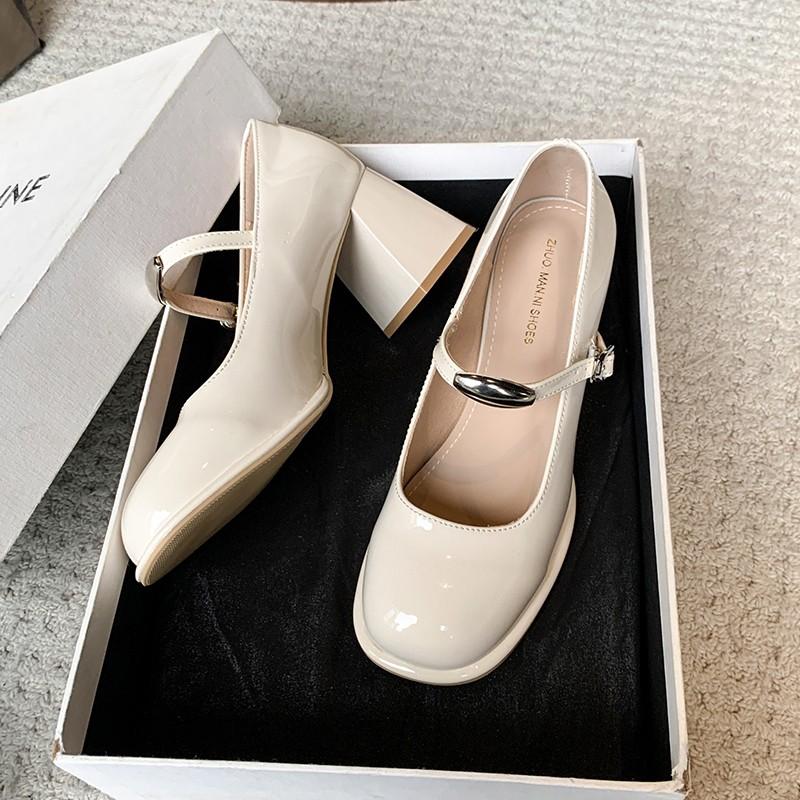 

Мода Новый Стиль Мода Женские Осенние Туфли на Высоком Каблуке Женские Лакированные Туфли Маленький Размер Массивный Каблук Красные Каблуки Zapatos Mujer 40 бежевый