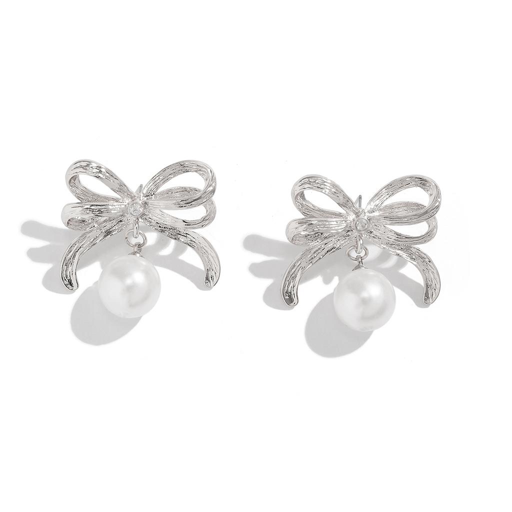 Design Sense BowEarring Butterfly Knot Pearl Earrings Sweet and Cool Ins Metal Knot Earrings for Women
