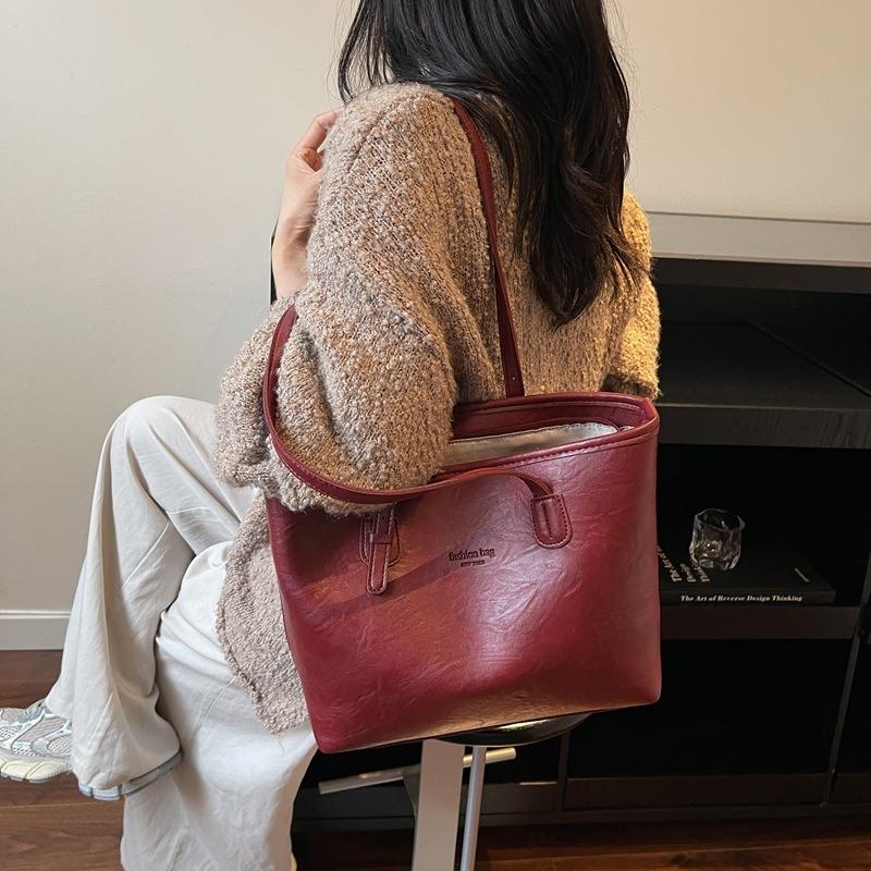 Fashion large-capacity bag to work New casual class One shoulder texture Fashion commuter tote bag