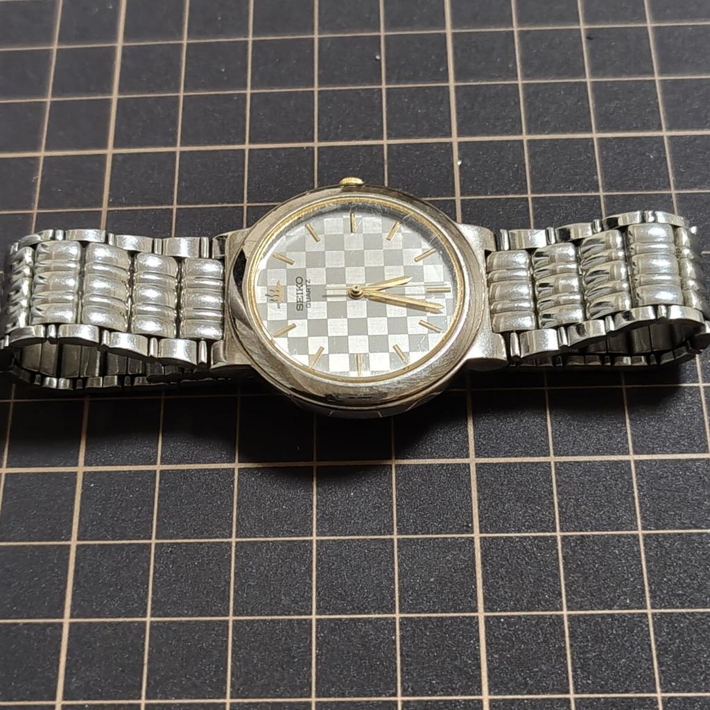SEIKO GALAXY Round Check New Management Code K26 [Working Condition] V701-1K10 Watch, Working, Dial, Battery