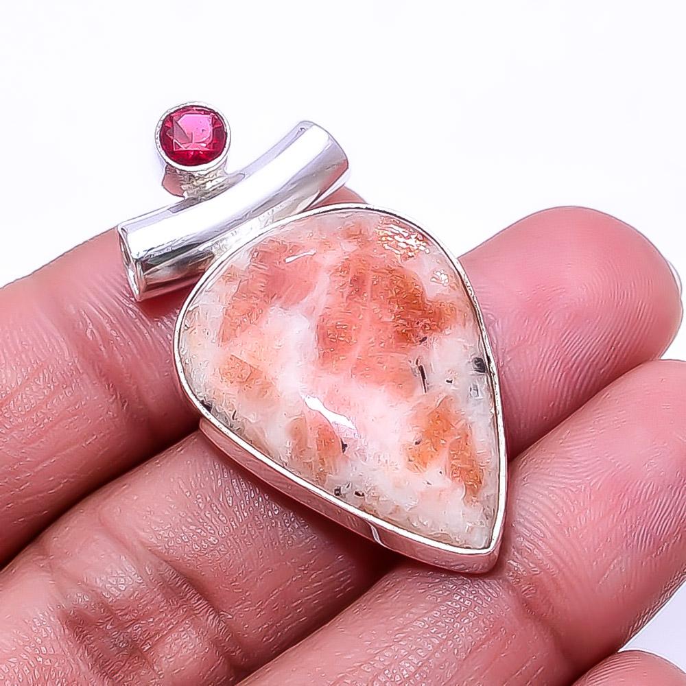 

Golden Sunstone -Madagascar 925 Sterling Silver Pendant 1.64 P15