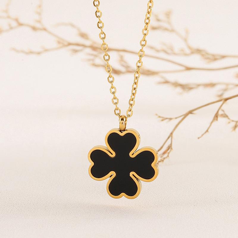 Non Fading Black and White Double-sided Beimu Clover Necklace, Women's Titanium Steel Heart-shaped Collarbone Chain