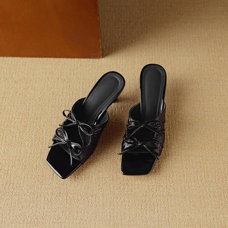 

Slippers women s outer wear 2025 summer Korean version square head open-toed bow sandals evening breeze stiletto women s slippers 40 чёрный