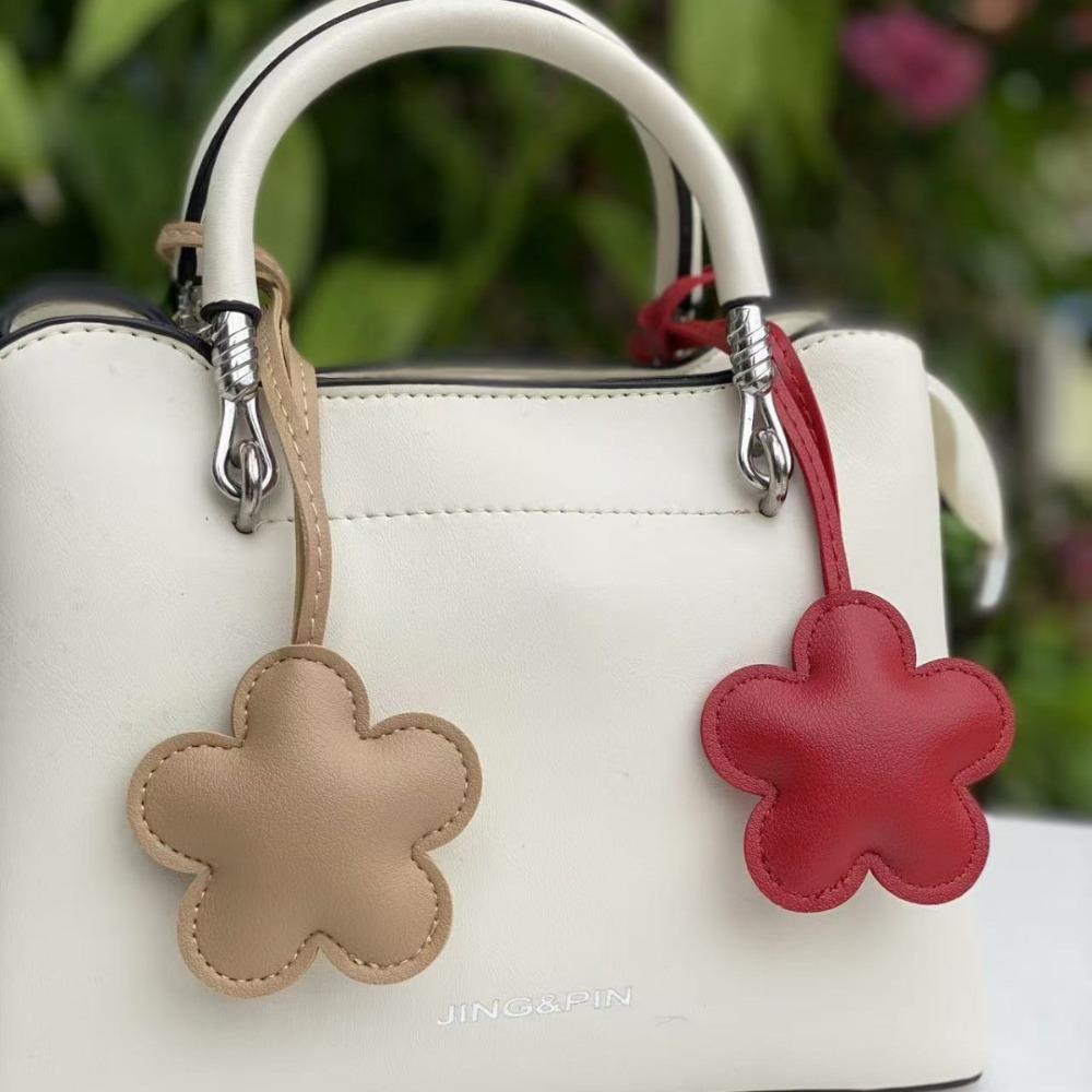 Trendy PU Leather Flower Keychain Solid Color Cartoon Car Keyring Personalized Backpack Hanging Decoration For Women Bag Pendant