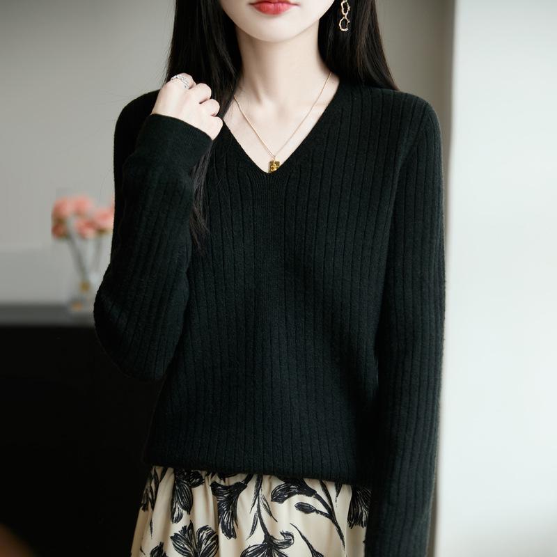 Women's V-Neck Ribbed Knit Sweater - Slim-Fit Long-Sleeve Top for Autumn/Winter 2025
