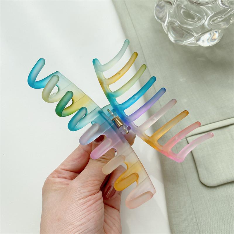 Fashionable Large Hair Claw Clip In Unique Frosted Resin For Womens Elegant Updos