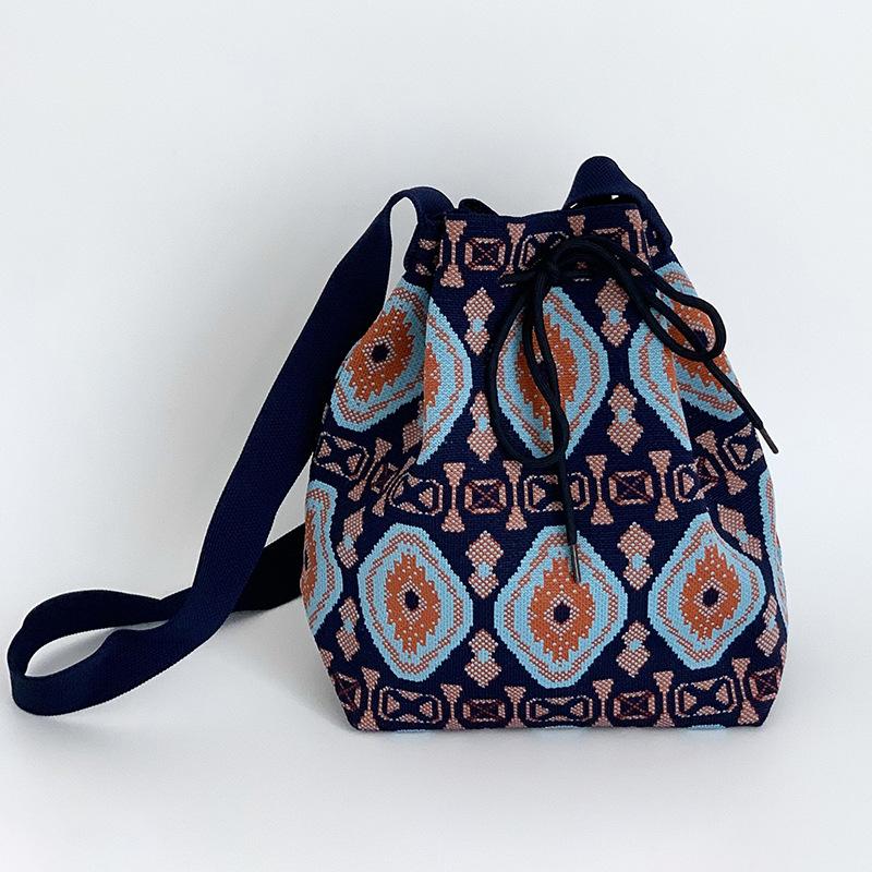 Axelremsväska Trendig och Mångsidig Hinkväska Multifunktionell Snörväska Enkel Axelväska