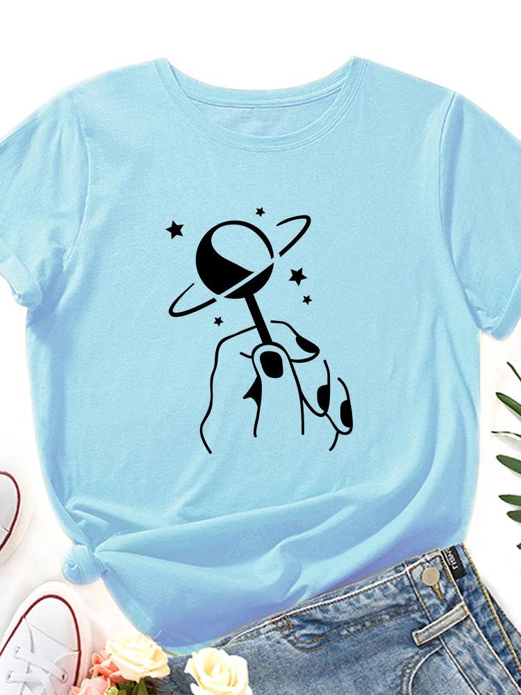 

Planet Lollipop on Hand Print T Shirt Women Short Sleeve O Neck Loose Tshirt Summer Women Tee Shirt Tops Camisetas Mujer XXXL небесно-голубой