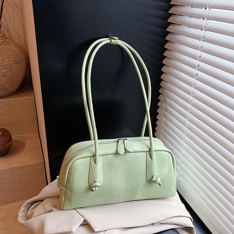 

Stylish large-capacity underarm commuter bag women s bag 2025 new simple bowling bag simple shoulder bag зелёный