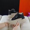 Scarpe alte bianche autunno nuove per studentesse, scarpe sportive e per il tempo libero con suola spessa che aumentano l'altezza