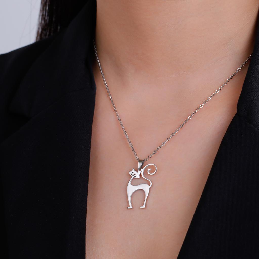 Cazador Loving Cat Pendant Necklaces for Women Stainless Steel Cute Kitten Animal Neck Chain Jewelry Gift Wholesale 2026 New