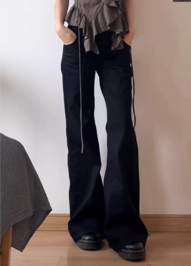 Classic Women's Casual Black Jeans, Low-rise Flared Silhouette with Durable Fabric, Versatile Pants for Crop Tops & Tees