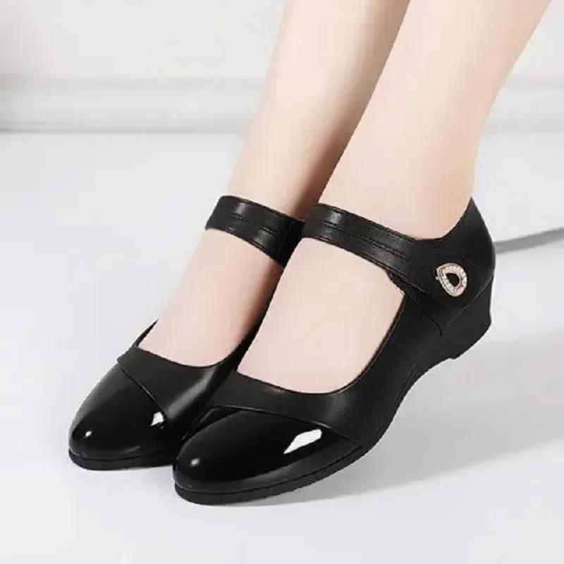 Zapatos De Mujer Women Cute Comfort Buckle Strap Black Patent Leather Height Increased Shoes Lady Cool Wine Red Heel Shoes