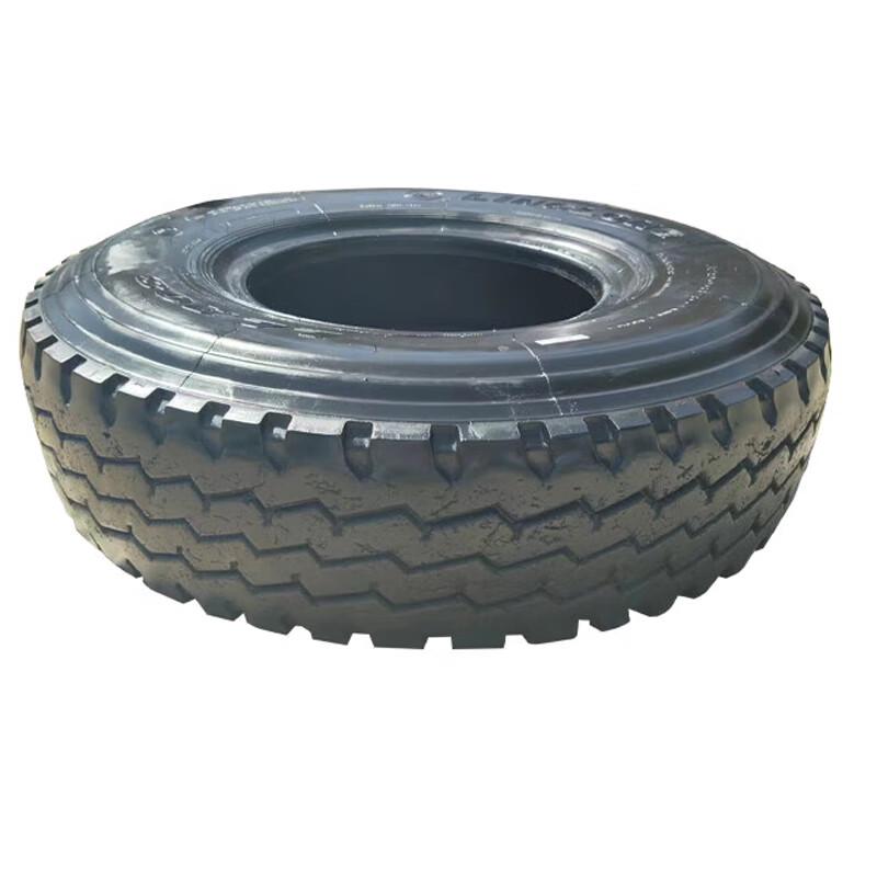 Fúróng Outdoor Obstacle Course with Large 75kg Tire