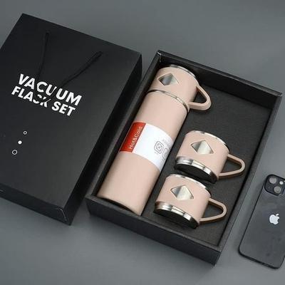 ARTH VENTURES Doppelwandige Edelstahl Thermo 500ml Vakuumisolierte Flasche Wasserflasche Geschenkset mit zwei Tassen Heiß & Kalt