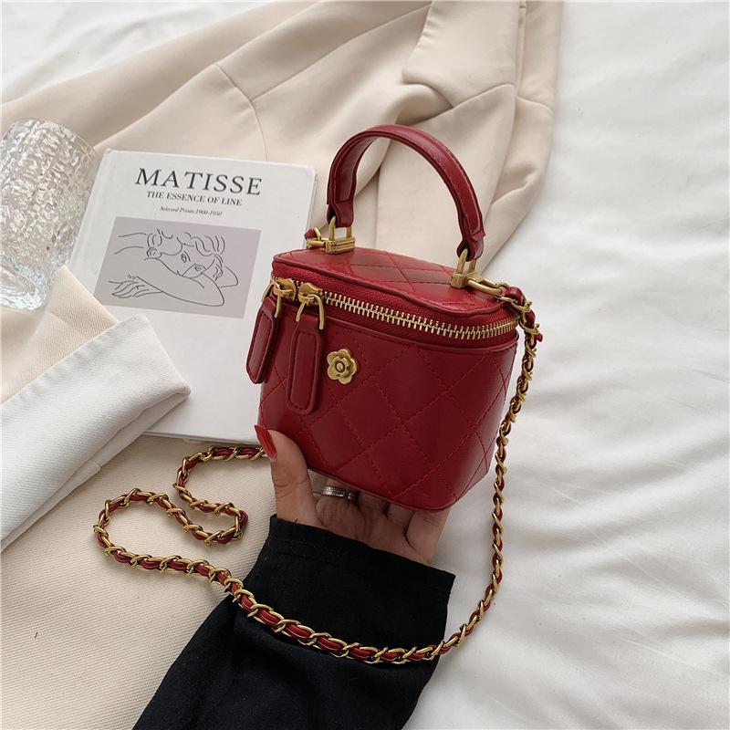 Handheld Chain Bag Women's New Fashion Shoulder Bag