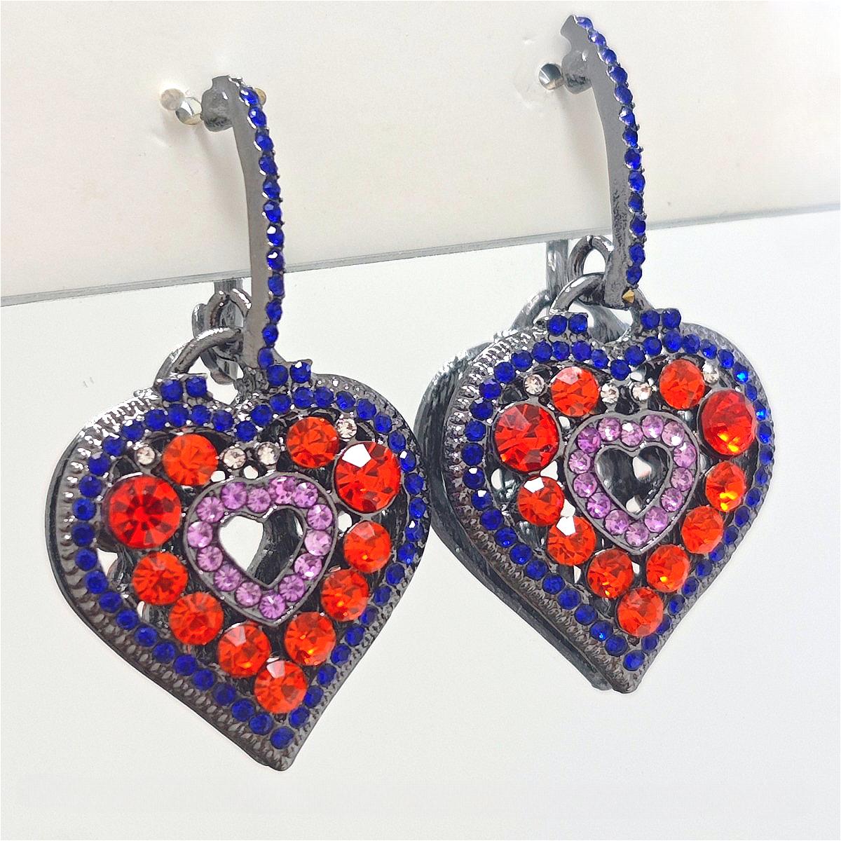 

Heart-shaped Micro-inlaid Zircon Ear Buckle Female Retro Geometric Earring синій
