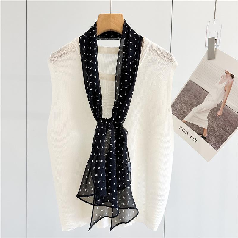 Georgette-Schal aus Maulbeerseide im Hepburn-Stil mit Punkten – Retro-Winkeldesign für Damen