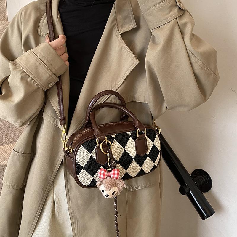 Autumn and winter niche contrasting color bag women's new fashion versatile messenger bag portable pillow bag