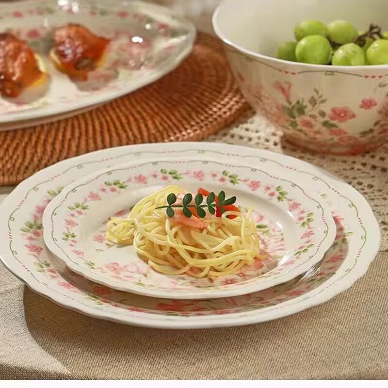 Persson Keramikk 8-tommers Dyp Tallerken med Lotus-kant Sett