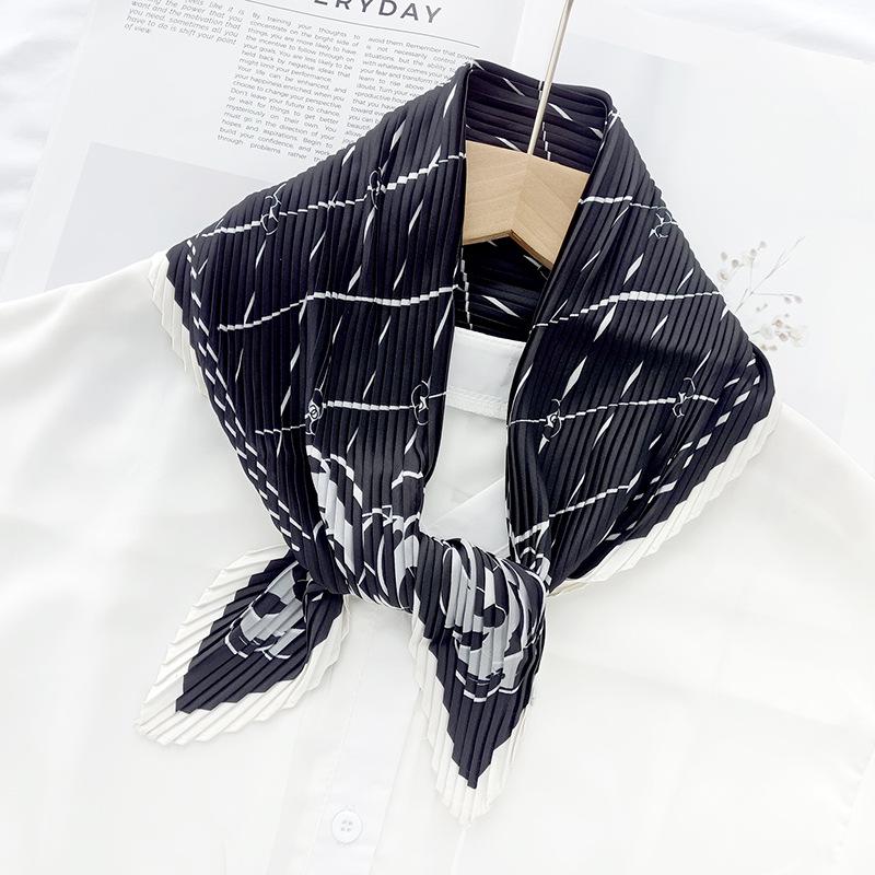 Retro Color Block Crinkled Square Scarf - 70cm Pleated Neckerchief in Imitation Silk for Women