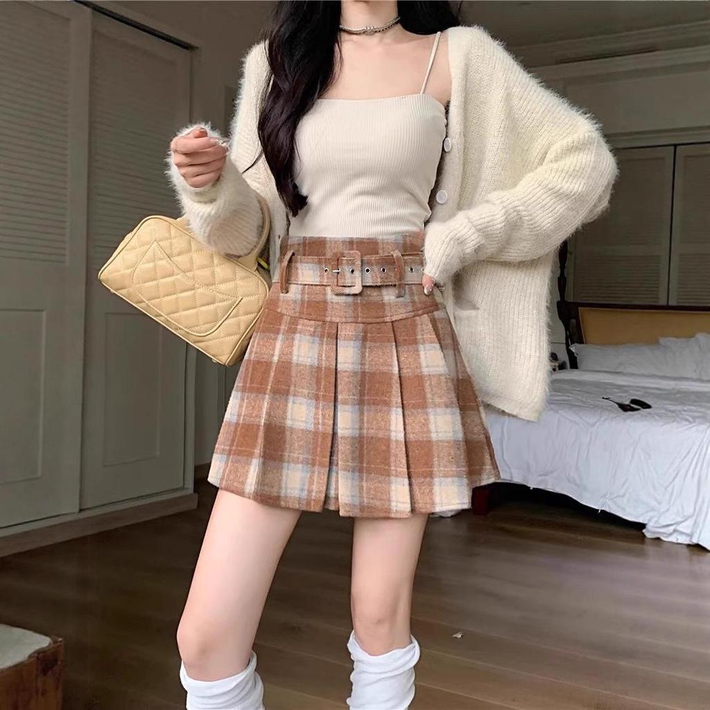 Chic Retro Plaid A-Line Skirt: High-Waist, Slimming, Pleated Woolen Skirt for Autumn/Winter