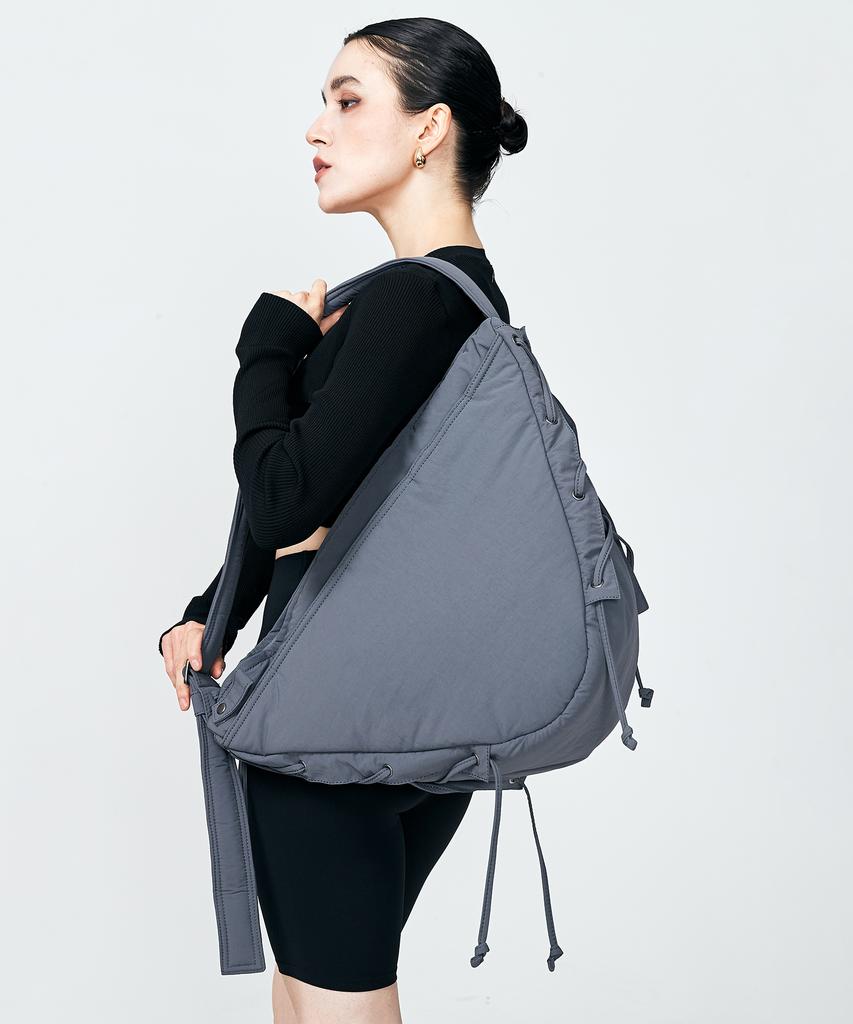 Vlot Triangle Crossbody Bag [Gray]