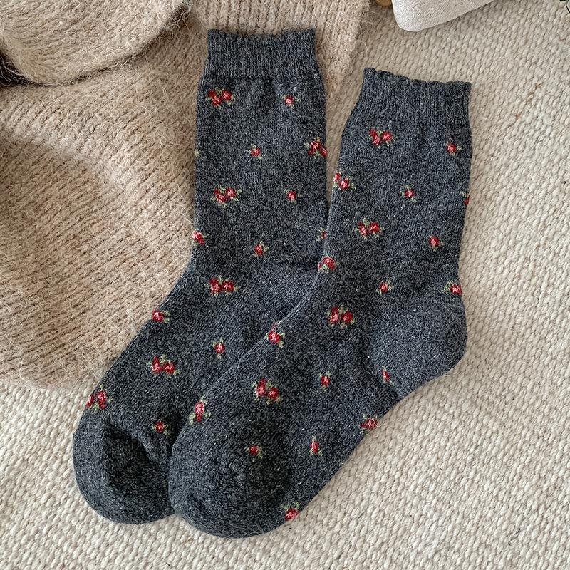 Women's Socks Winter Thicken New Retro Fashion Korean Style Warm Socks Casual Novelties Sweet Long Ladies Flower Socks Comfort