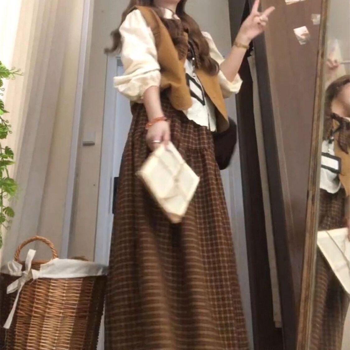 

Korean Plaid Shirt & Skirt Set with Retro Apricot Vest, Khaki 2XL (130-145 jin)