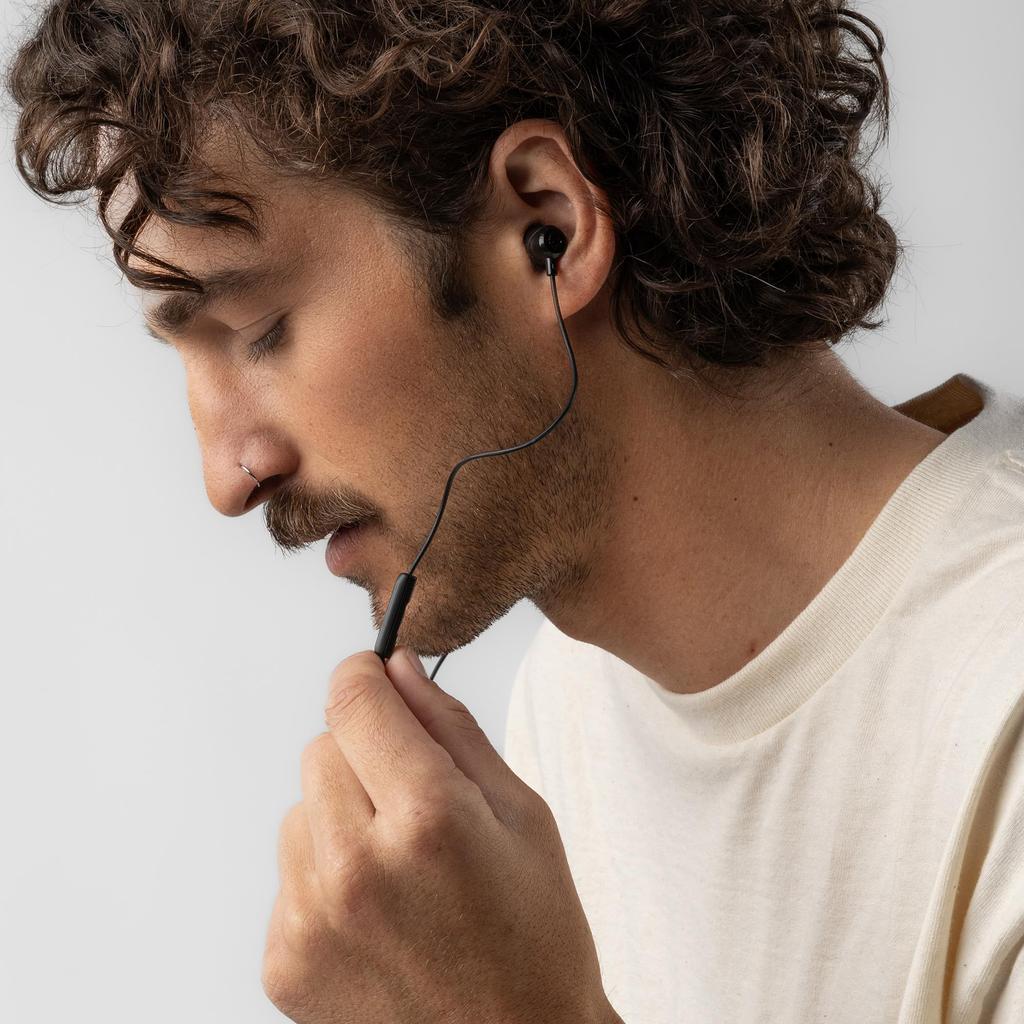 Skullcandy Jib USB-C Wired Earphones with Noise Isolation, In-Line Mic, Call and Track Controls for iPhone and Android, Includes Ear Gels, Custom Fit