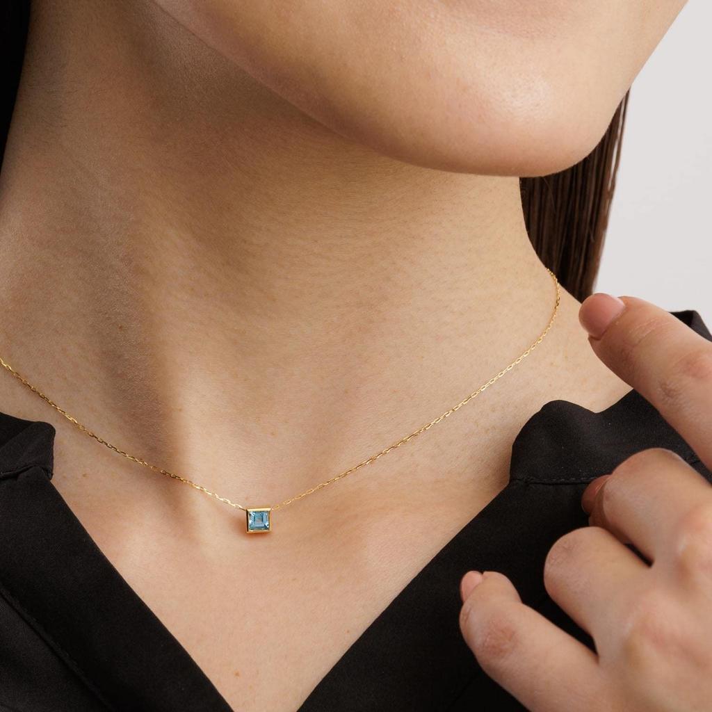 Lala Christie Blue Topaz Square 18K Gold Necklace 0.3ct (lp71-0020-yg)