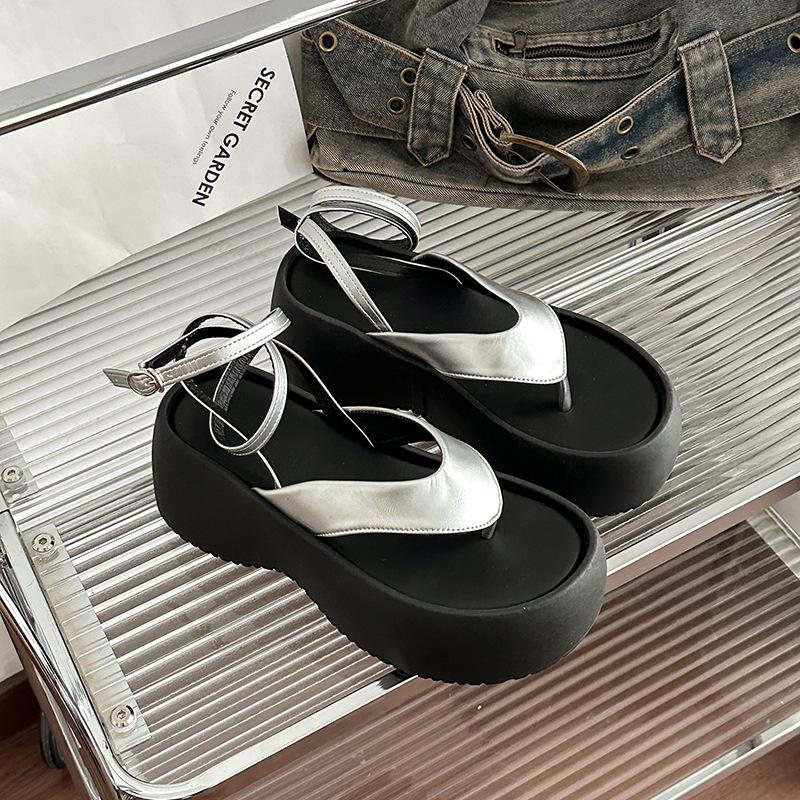 Small Black Strap-on Toe Platform Sandals Women's Fashion Heightened Wedge Heel Pinch Sandals