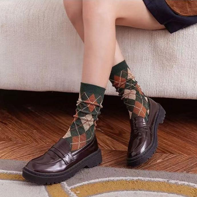 5 Pairs Autumn and Winter Women's Socks Retro Tube Socks Classic Diamond Fashion Socks