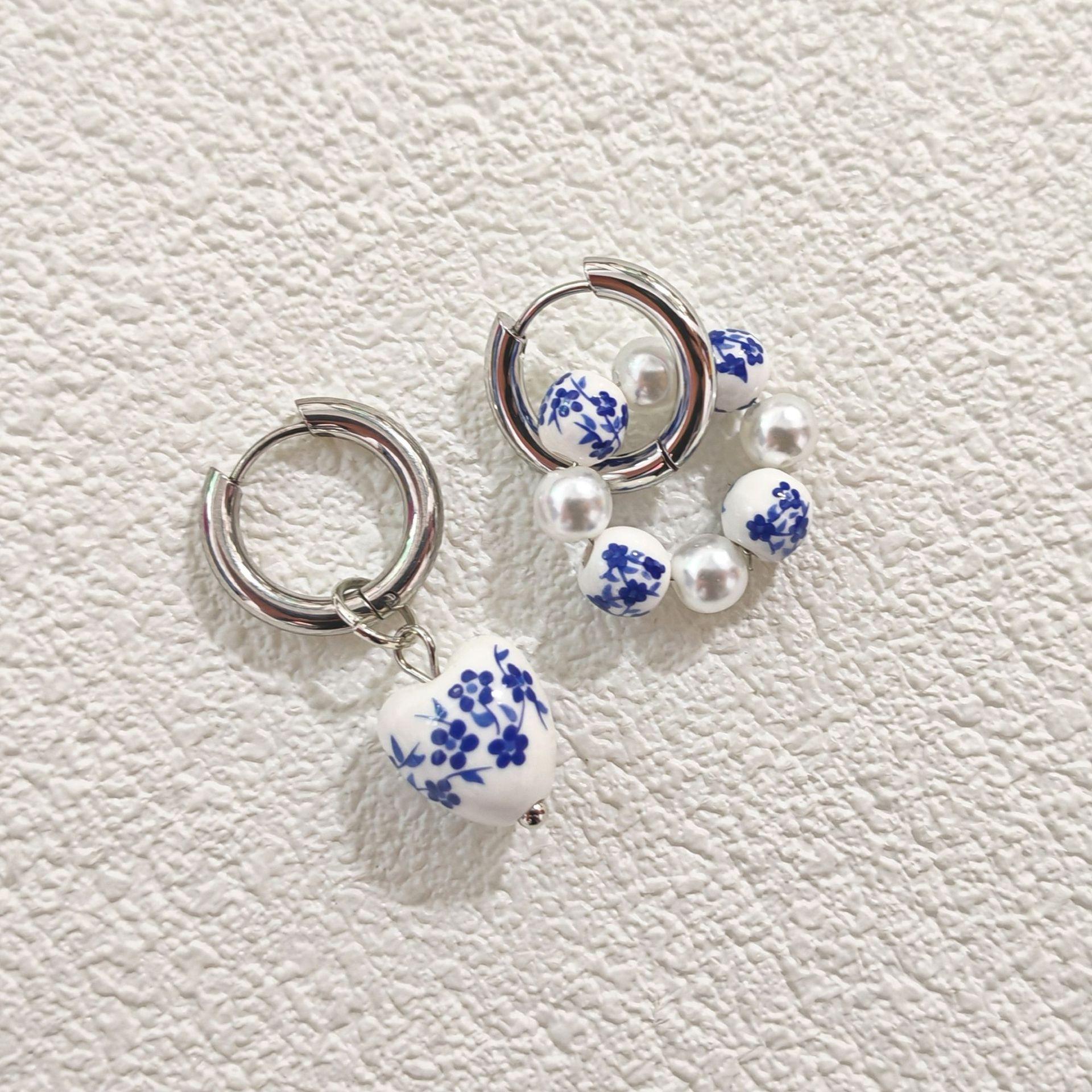 Chinese Style Blue and White Ceramic Heart Pendant Earrings, Stainless Steel Hook, New Chinese Fashion Jewelry for Women