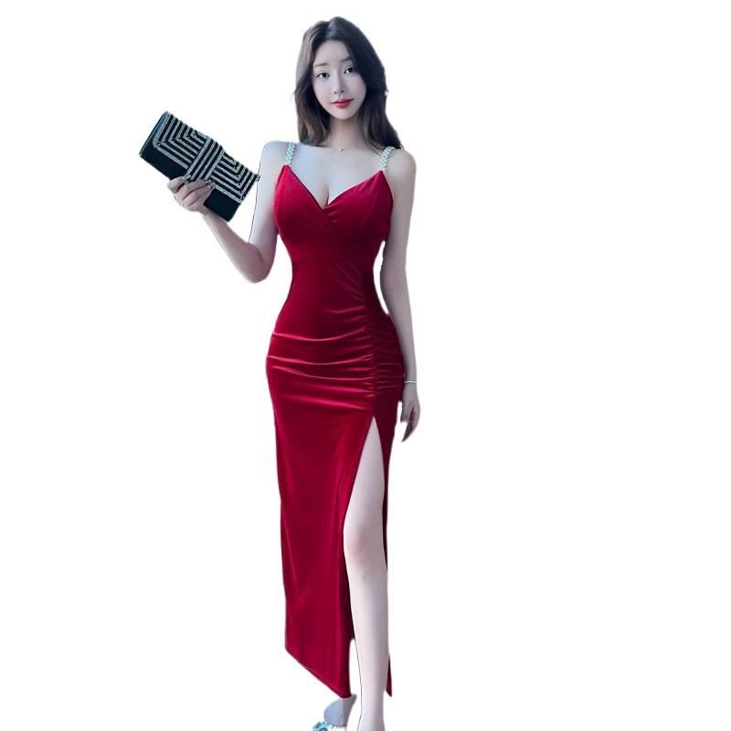 Elegant French V-Neck Spaghetti Strap Golden Velvet Slit Dress for Women - 2026 Autumn/Winter Collection