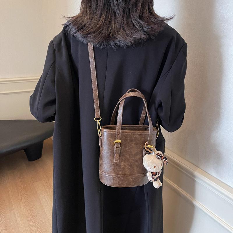 Retro Fashion Bucket Bag Women'S Autumn Tide One Shoulder Oblique Span Bag High Sense Simple Armpit Bag