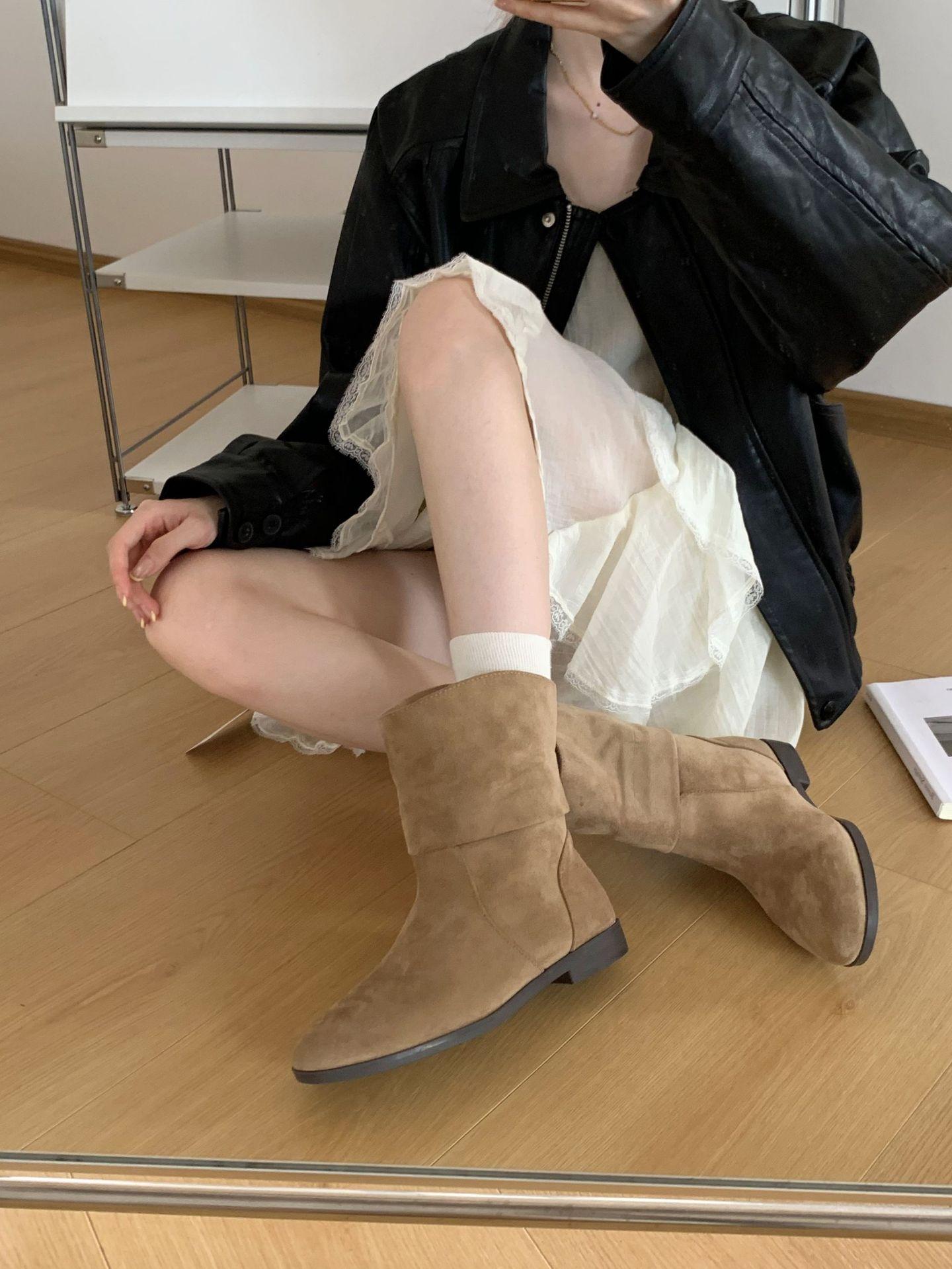 

Flat-bottomed short boots women s 2025 new autumn and winter models, popular stacking boots, round head sleeve, popular medium boots 39 хаки