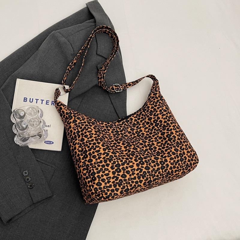 

Модная сумка из литературной ткани с леопардовым принтом, ленивая фланелевая сумка-тоут, большая сумка на одно плечо, сумка-мессенджер большой вместимости коричневый