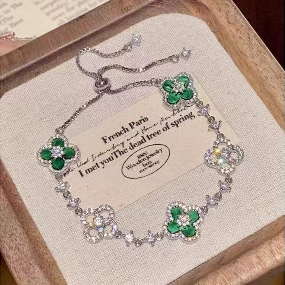Fashionable Lucky Four-leaf Clover Natural Mother-of-pearl Pull-out Bracelet for Women A Light Luxury and High-end Floral Jewelry Accessory