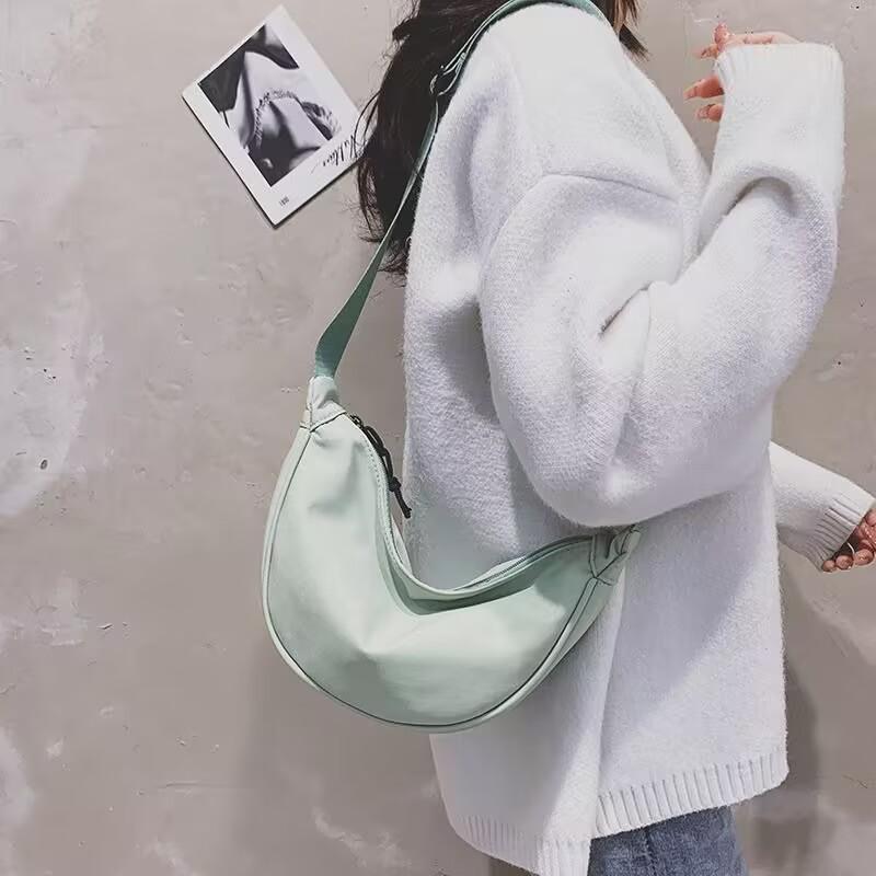 Crossbody bag women's light luxury high-end new texture niche design breast bag women's fashion versatile shoulder bag