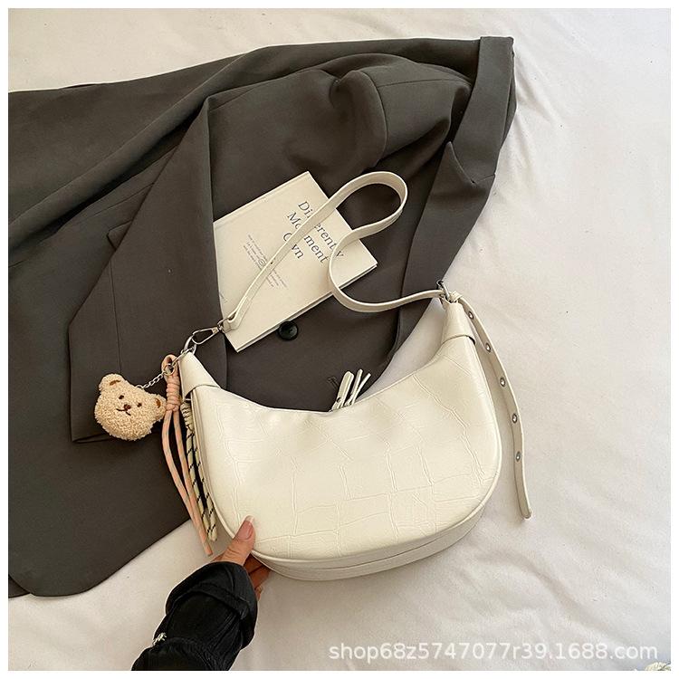 Retro Simple Dumpling Small Bag 2025 New Korean Version Fashionable Simple Niche Design Single Shoulder Messenger Commuter Bag