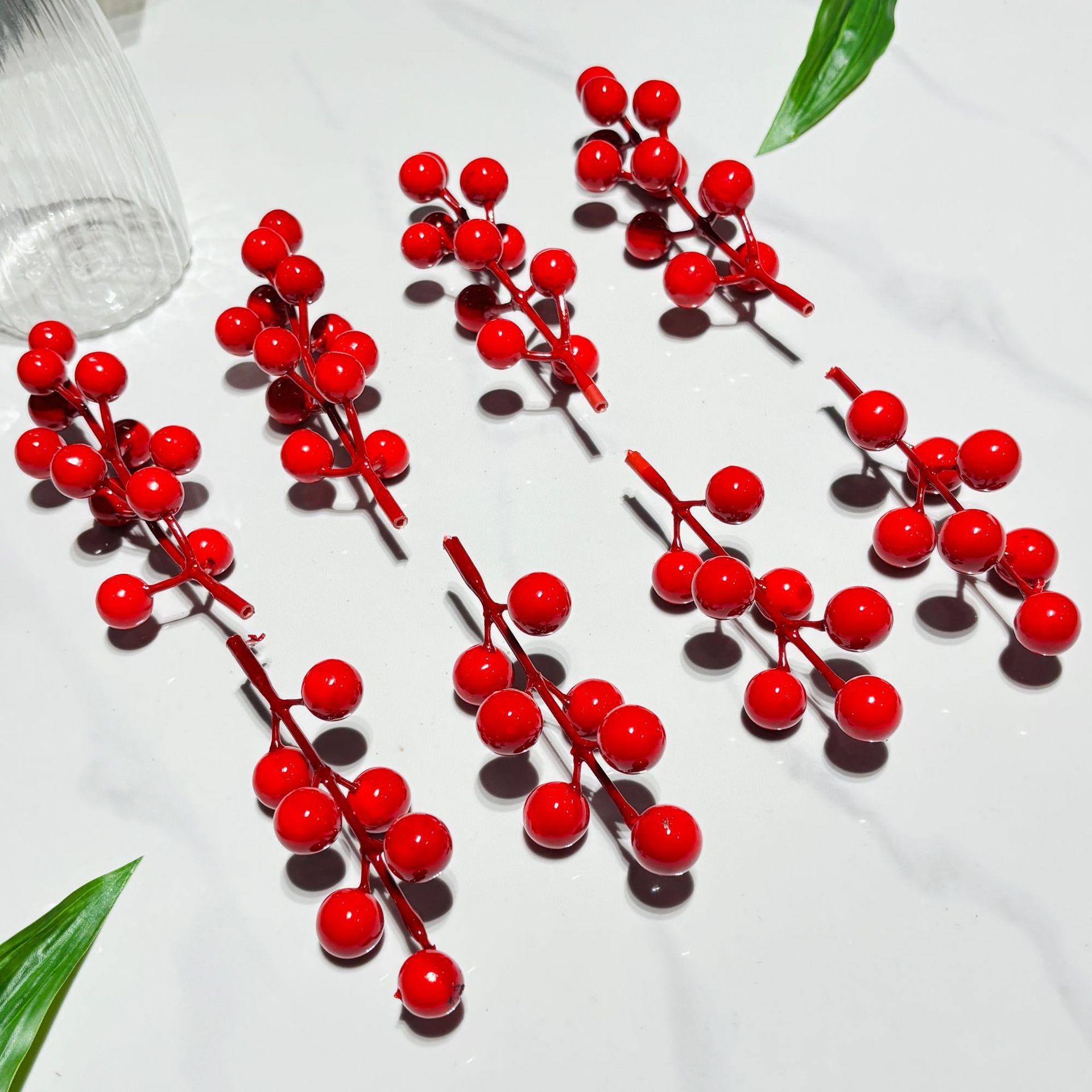 

Christmas Decoration With 5 Forks Of Red Fruit And DIY Flower Wreath Materials One Size червоний