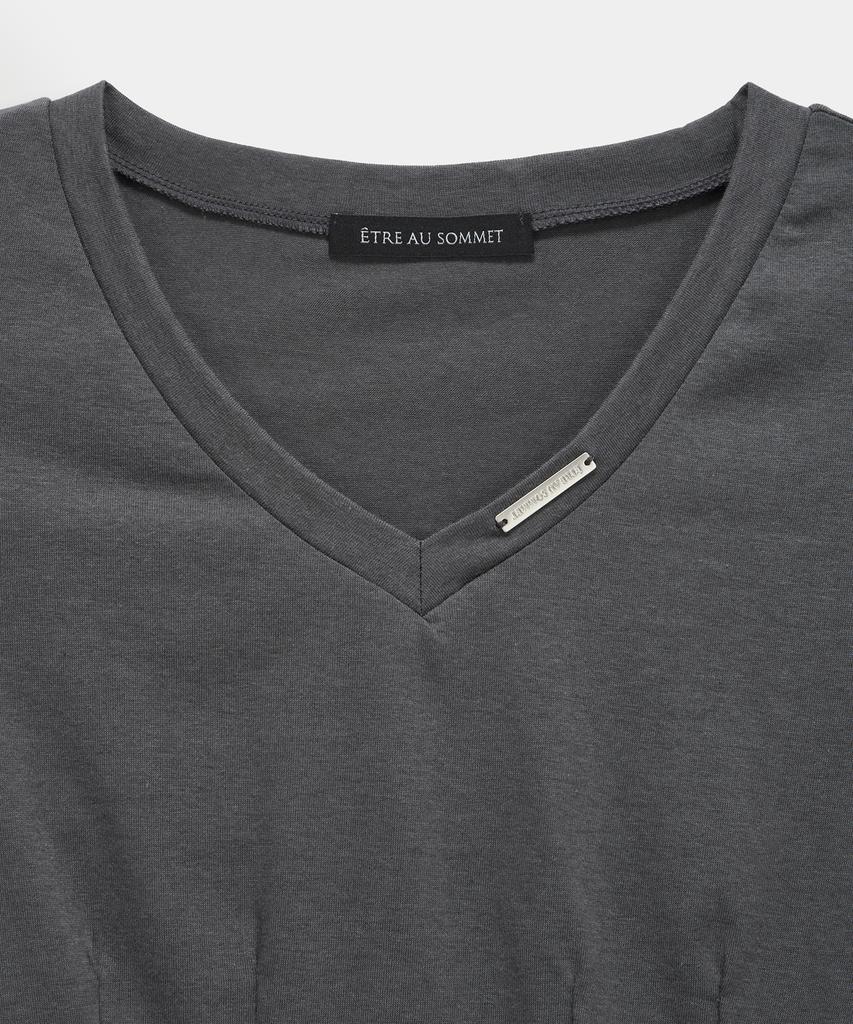 ETRE AU SOMMET Dart Line V-Neck Slim Top (Dark Gray)