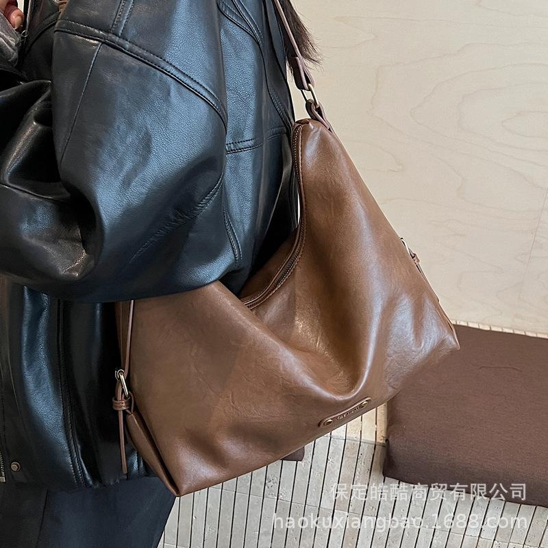 Premium sense retro large-capacity bag women's 2025 new fashion commuter shoulder messenger bag tote bag bucket bag