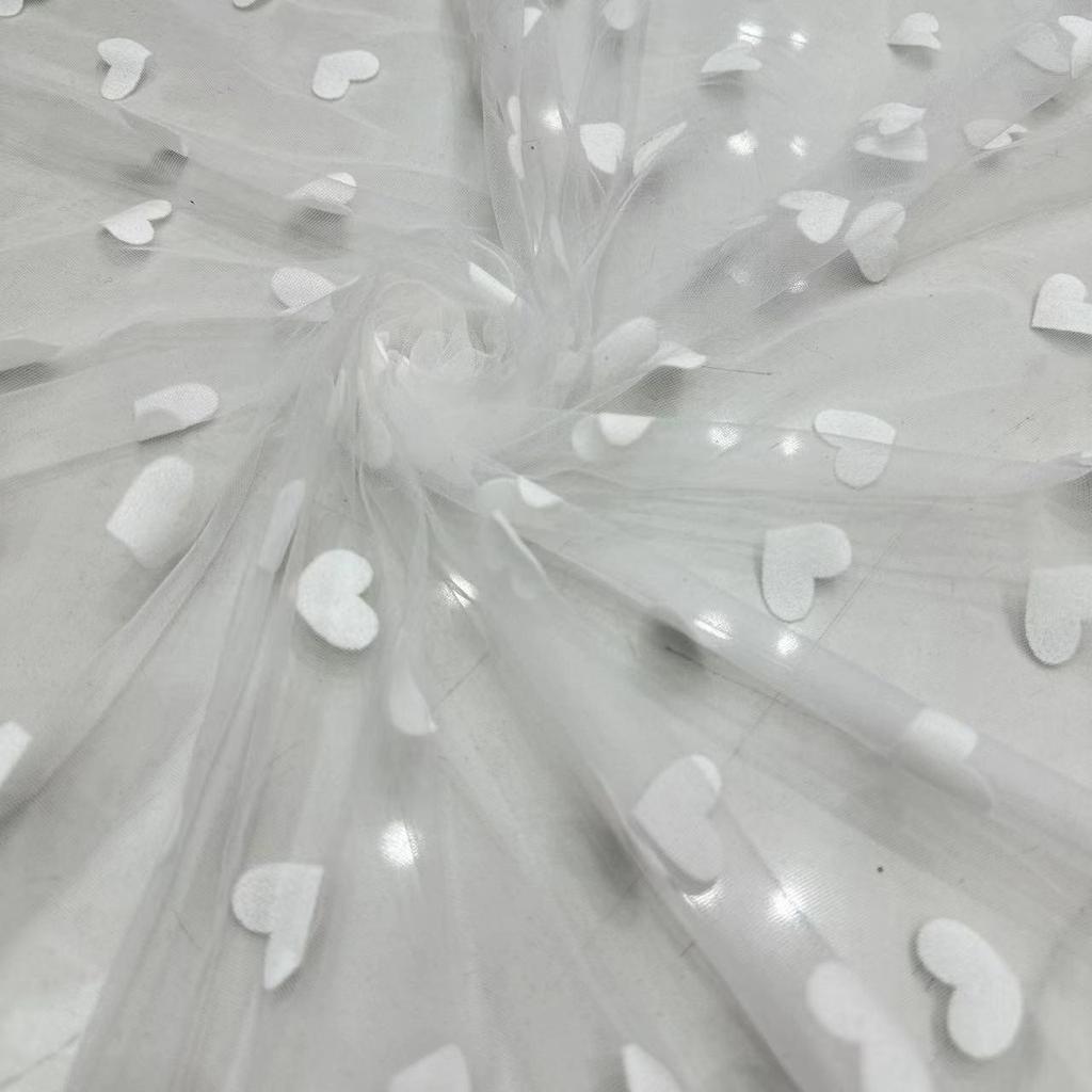 Lüks Dantelli Çiçekli File Elbise - Yumuşak Şeffaf Tül ve Zarif Etek Detaylarına Sahiptir.