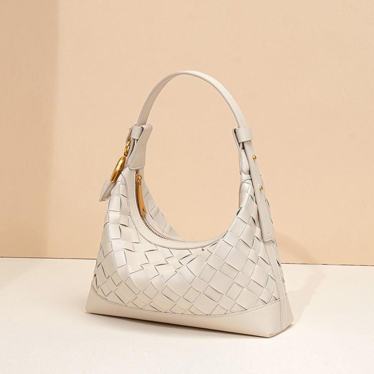 IELGY Woven Shoulder Bag Portable Fashionable All-Match Underarm Bag