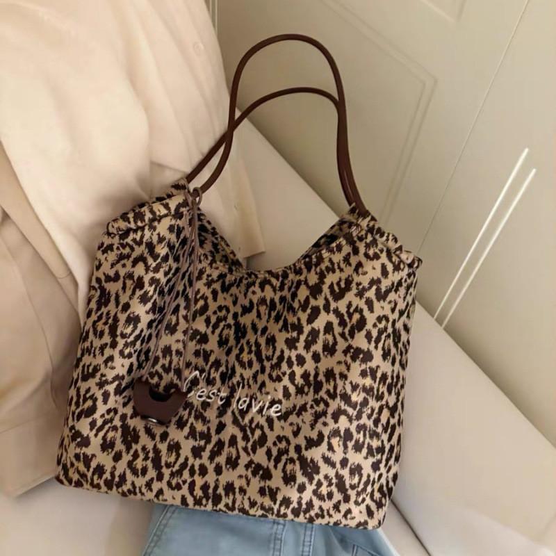 Canvas Leopard Print Large Capacity Crossbody Bag For Daily Fashion And Short Trips